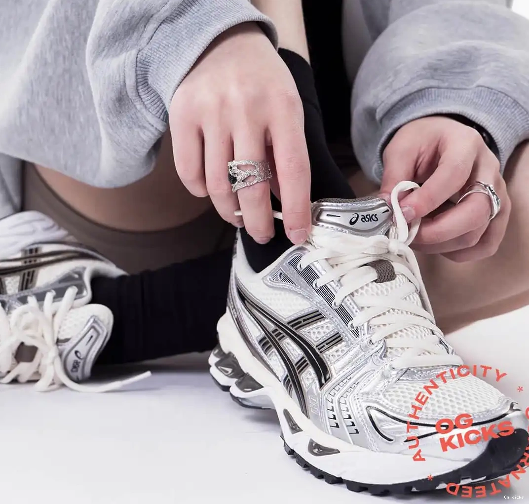 ASICS Cream Gel-Kayano Plum Black Metallic 14 0616